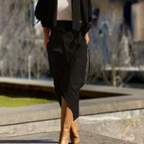 Elegante completo di due pezzi con giacca e gonna