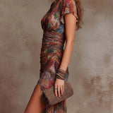 Linda | Abito Midi Plissettato V-Cuore Astratto Bohemien