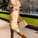 Elegante completo di due pezzi con giacca e gonna