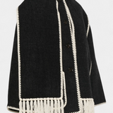 Pauline | Cappotto a Taglio Largo con Sciarpa a Frange Integrata
